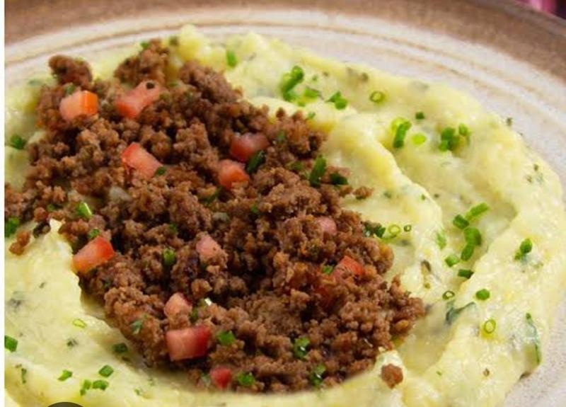Carne moída com purê( QUENTINHA N 8 )