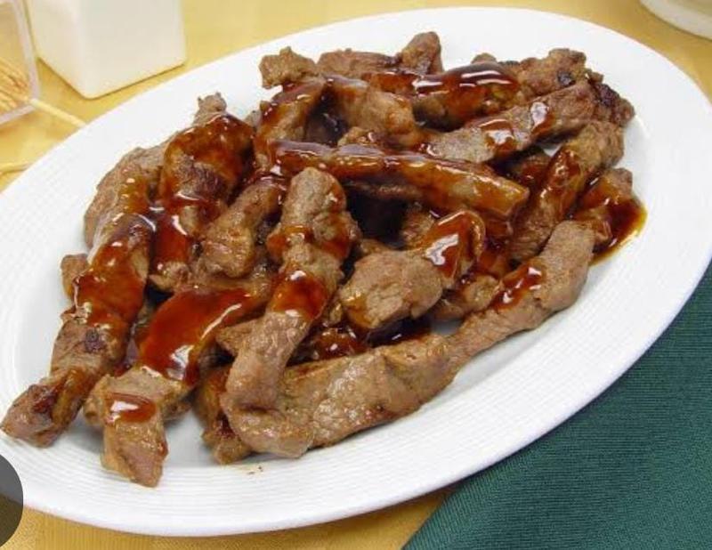 Picadinho suíno Com Barbecue + SALADA DO DIA